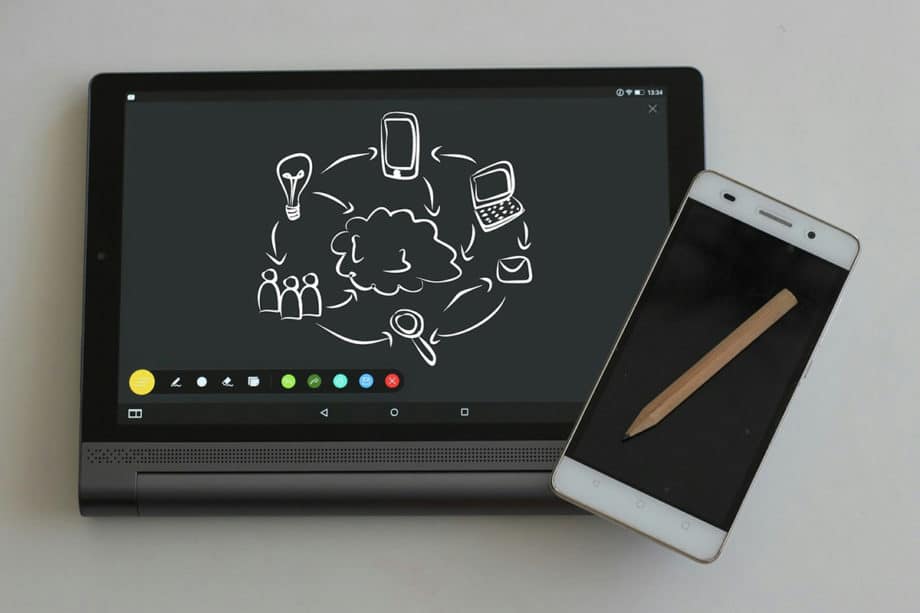 touchscreen-mobile-ipad-smartphone-app-internet
