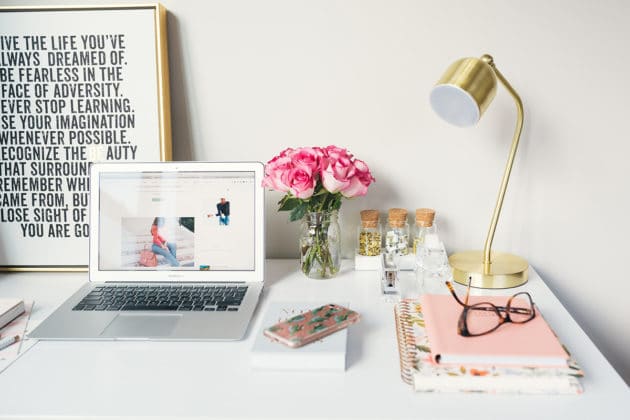 Desk-Office-Blog-Website-Business-Laptop