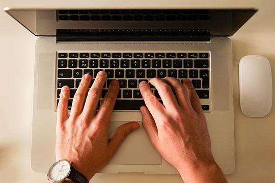 office-laptop-working-desk