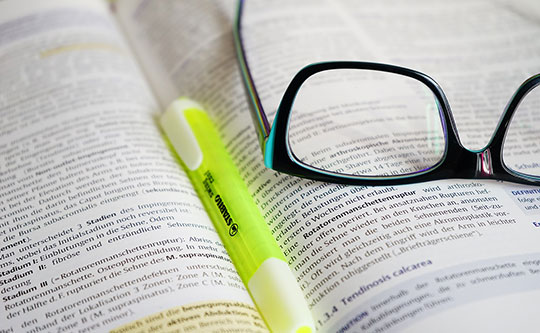 Glasses-Read-Learn-Book-Text-Highlighter-Pen