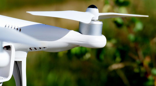 drone-quadcopter-quadrocopter-flying-machine-rotors
