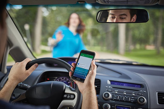 technology-safety-smartphone-car