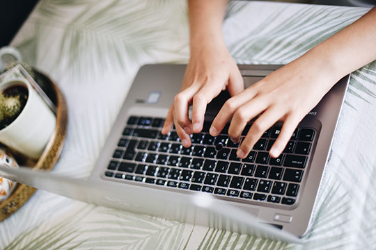 Work-Computer-Desk-Study-Business-Type-laptop