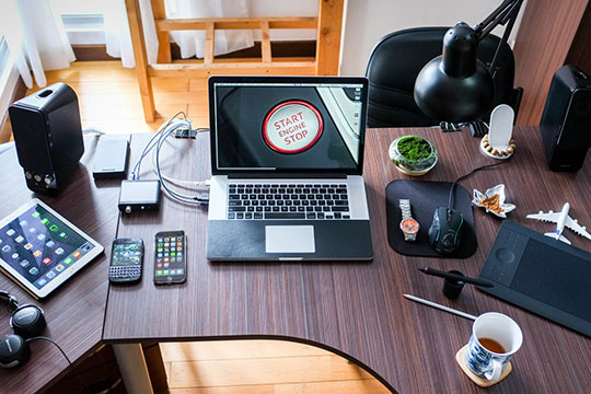 apple-desk-electronics-laptop-office-technology-work