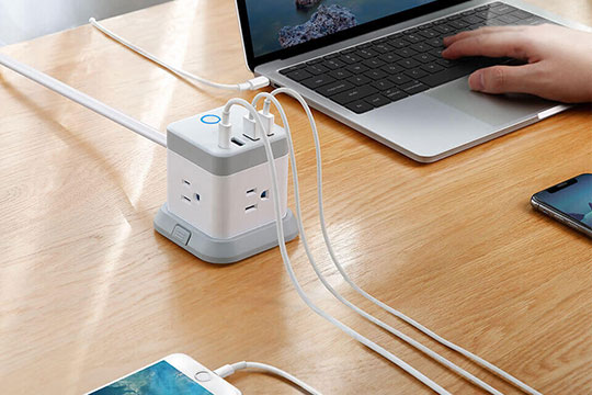 BESTEK 3-Outlet Vertical Cube Mountable Power Strip 4 USB Ports - 1