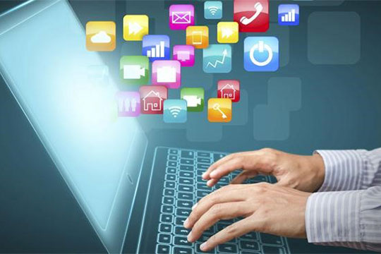 web-apps-vs-cloud-apps-computer-laptop-software
