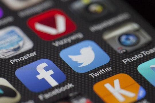 social-media-facebook-twitter