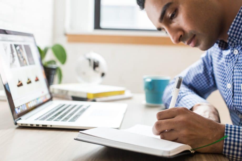 work-desk-learn-technology-education-note