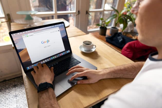 Browser-Google-Chrome-Internet-Laptop-Macbook-Research-Type