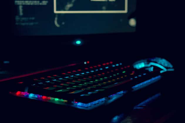 gaming-desktop-computer-keyboard-mouse