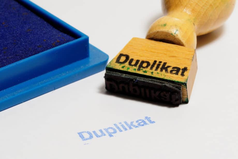 rubber-stamp-wooden-duplicate-content