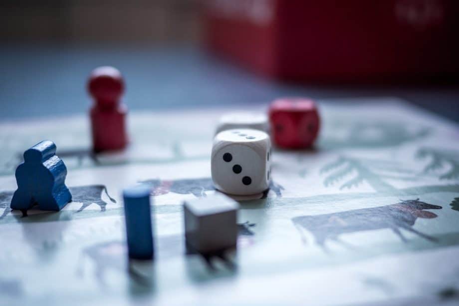 10 Classic Board Games You Can Play on Smartphone or on Computer RS
