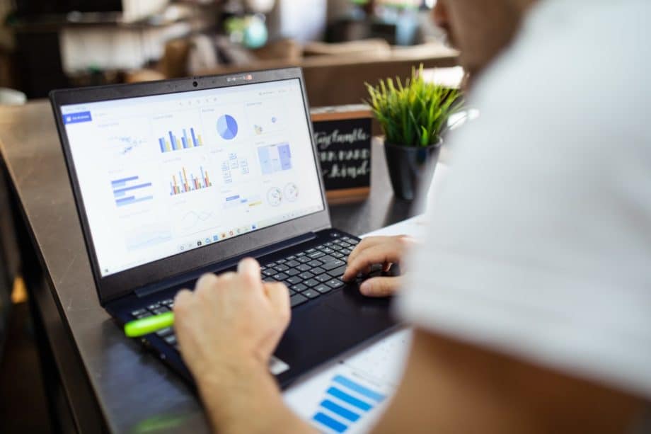 infographics-fonts-stats-graph-marketing-rank-report-analysis