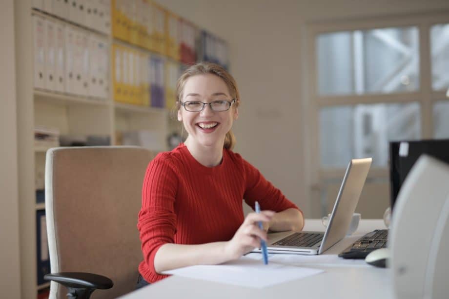 desk-work-seo-content-writing-marketing-business-office-article