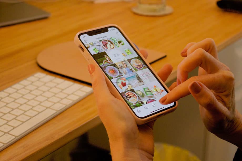 smartphone-mobile-app-instagram-feed-reel-story-photos-images-pictures