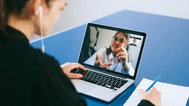 online-learning-education-chat-video-conference-meeting