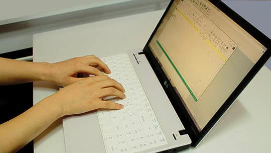 computer-work-laptop-document-editor-desk-office