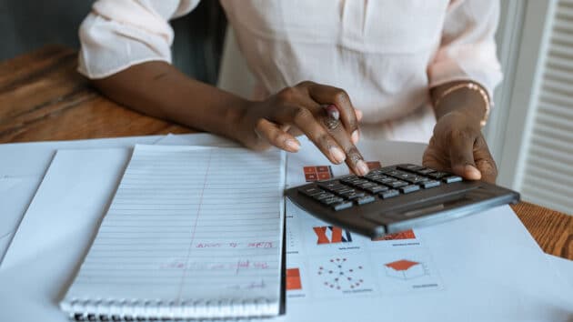 business-calculator-computing-entrepreneur-finance-startup-writing-plan