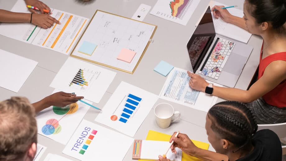 coworkers-marketing-strategy-meeting-workplace-office-plan