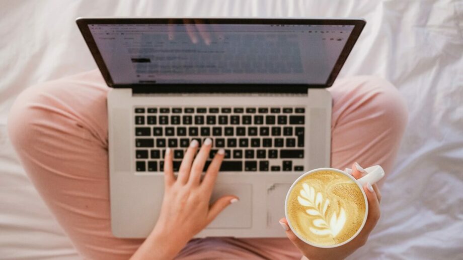laptop-work-internet-surfing-browsing