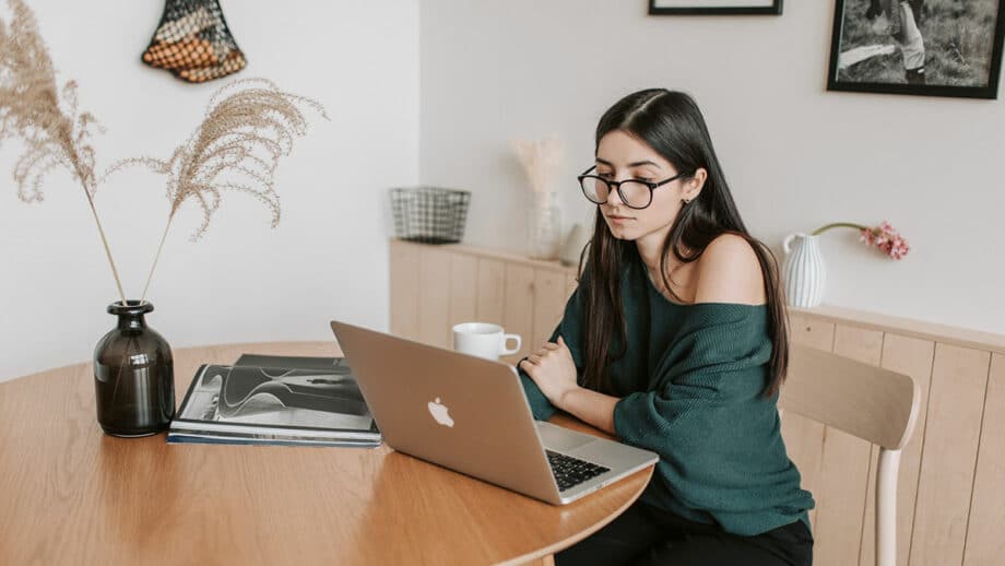 small-business-ecommerce-startup-online-work-desk