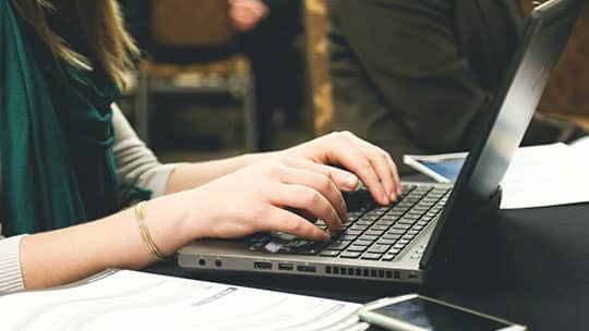 typing-writing-desk-laptop-office-business