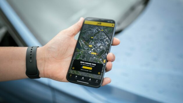 Vehicle-Navigation-Google-Auto-Mobile-Smartphone-Software-GPS-Map-Location